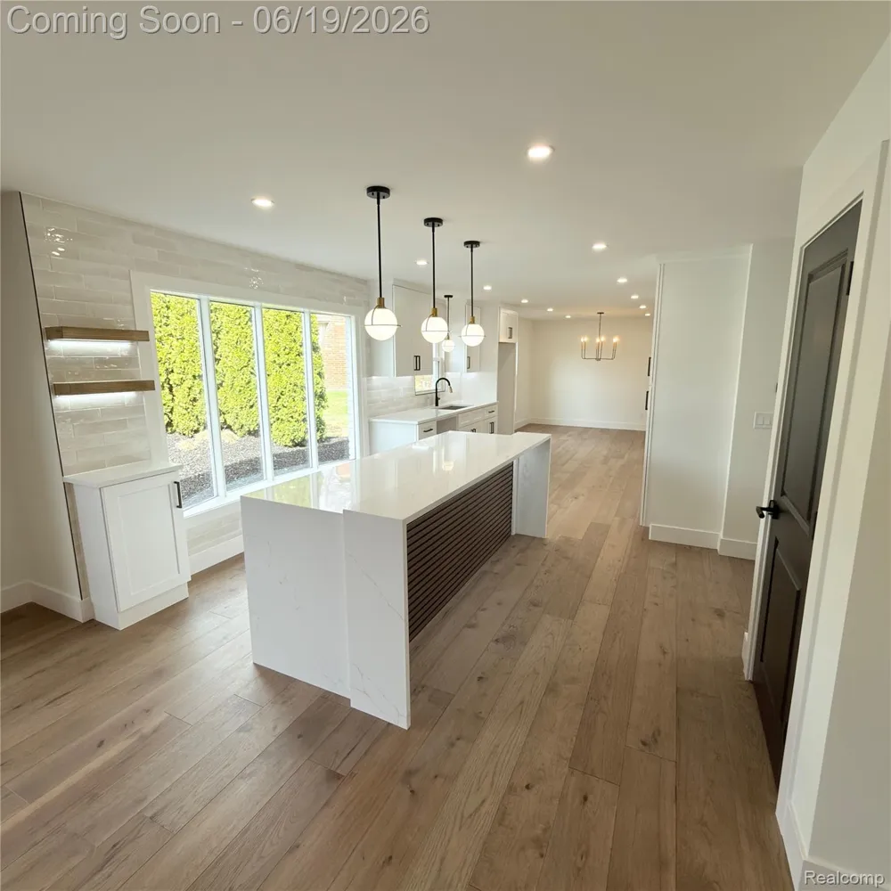 7275 Old Coach Trail Washington Township, MI 48094