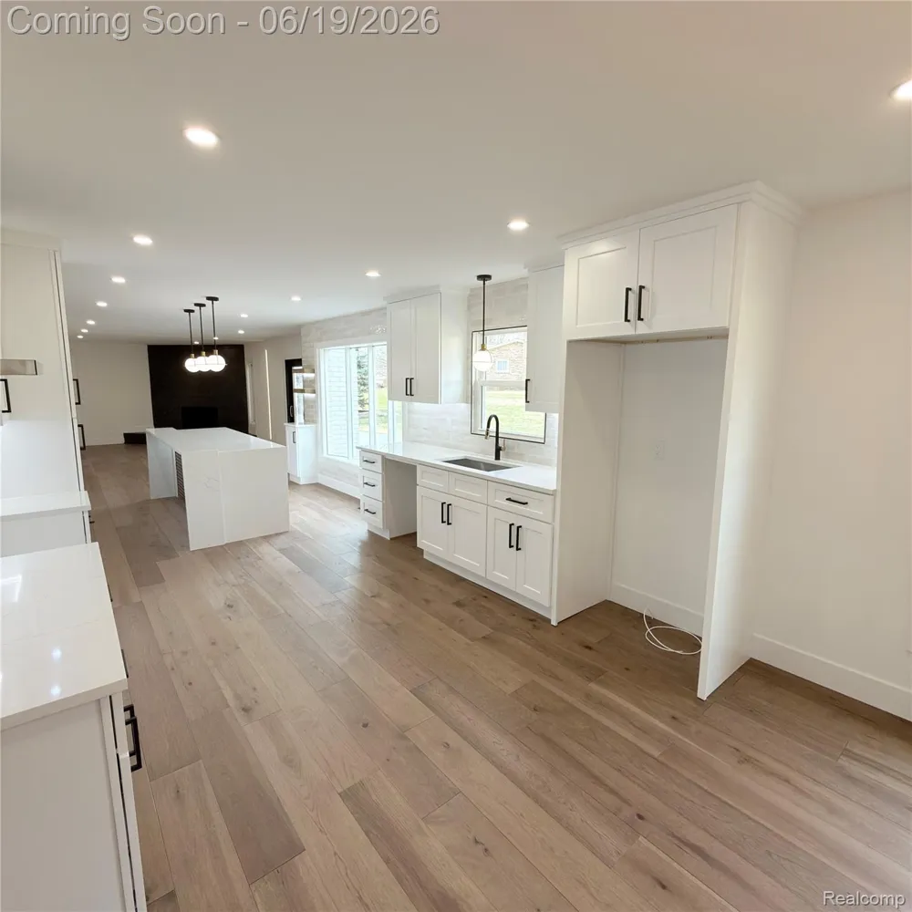 7275 Old Coach Trail Washington Township, MI 48094