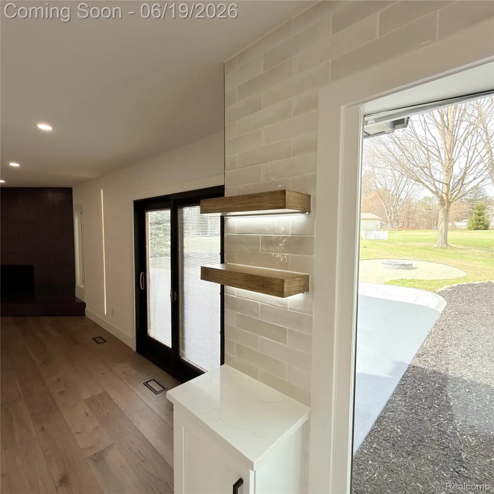 7275 Old Coach Trail Washington Township, MI 48094