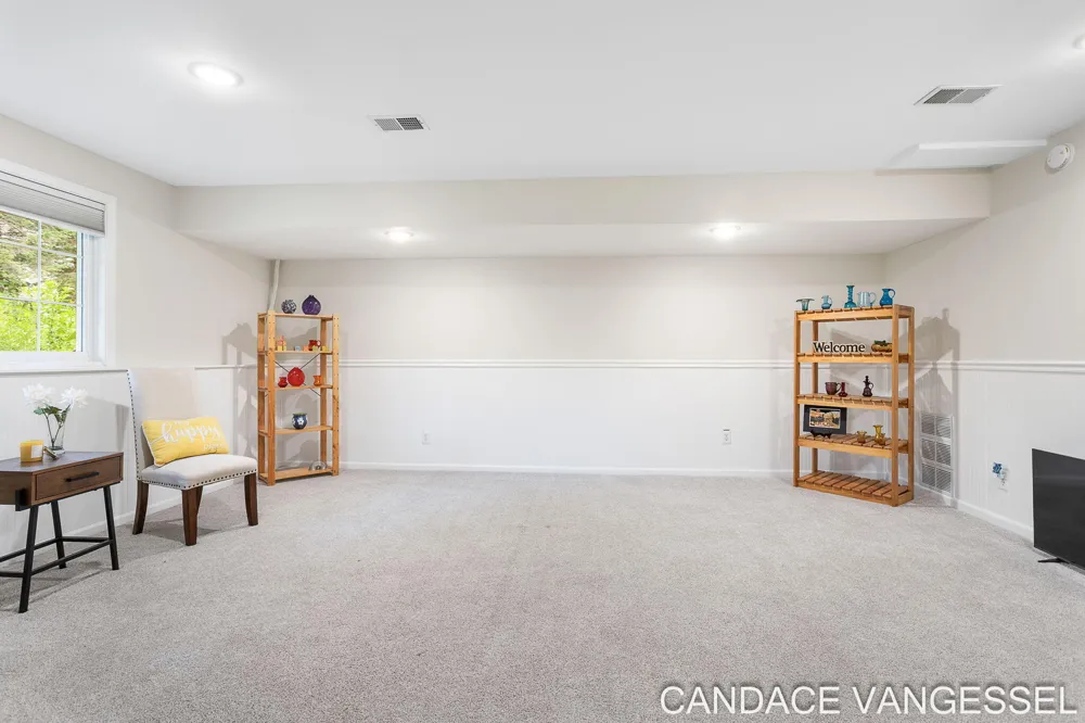 699 Sun Chase Drive Park Township, MI 49424