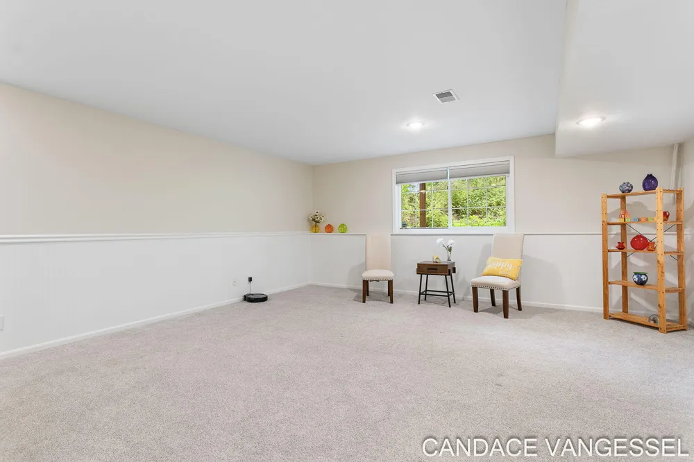 699 Sun Chase Drive Park Township, MI 49424