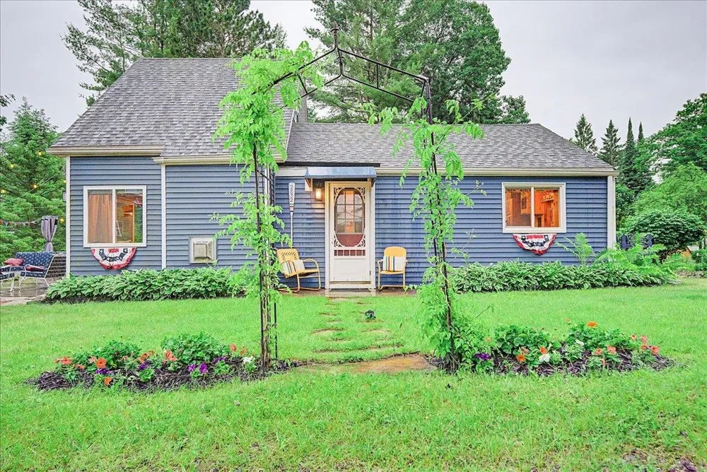 2532 E 1st Street Mills Township, MI 48756