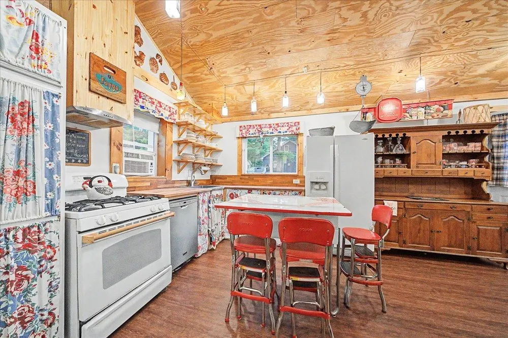 2532 E 1st Street Mills Township, MI 48756
