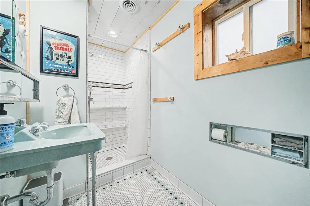 2532 E 1st Street Mills Township, MI 48756