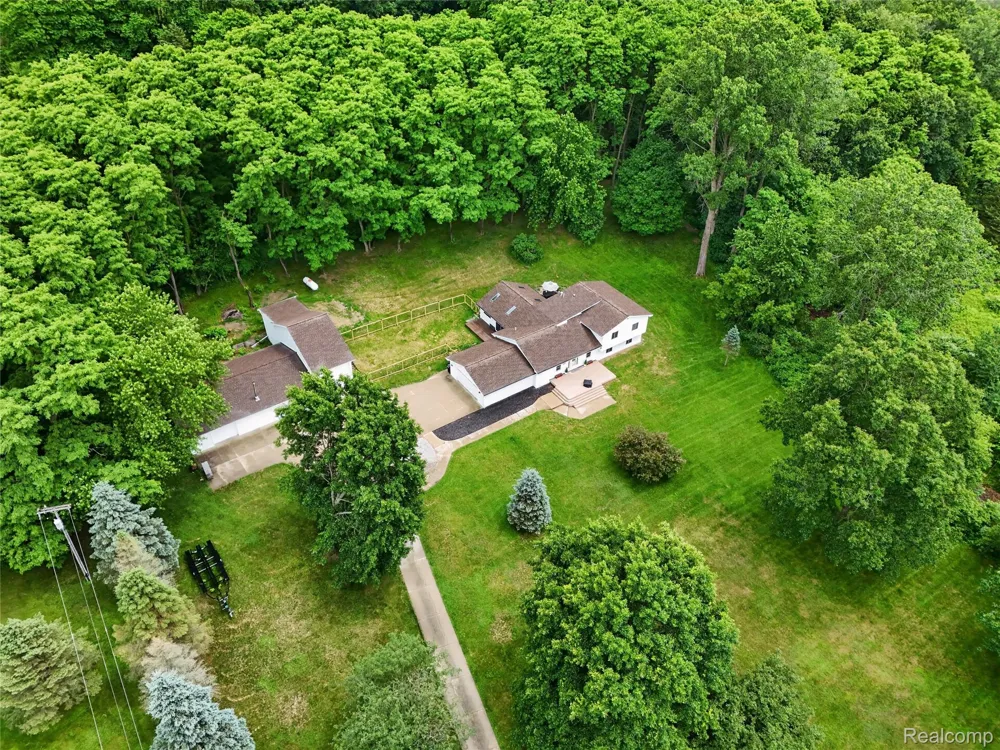 8655 Joey Drive Putnam Township, MI 48169