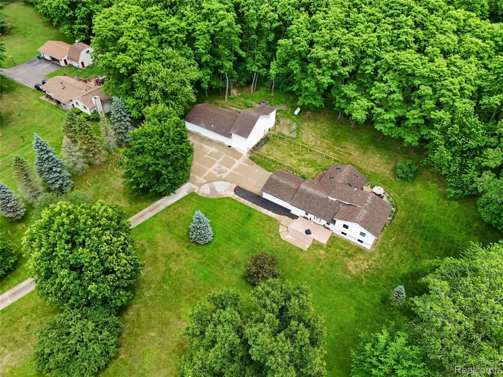 8655 Joey Drive Putnam Township, MI 48169