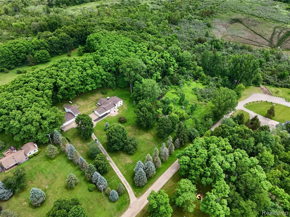 8655 Joey Drive Putnam Township, MI 48169