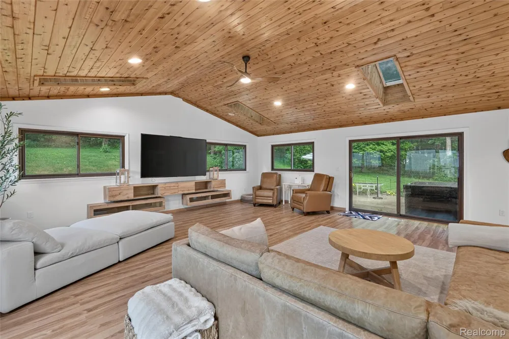 8655 Joey Drive Putnam Township, MI 48169