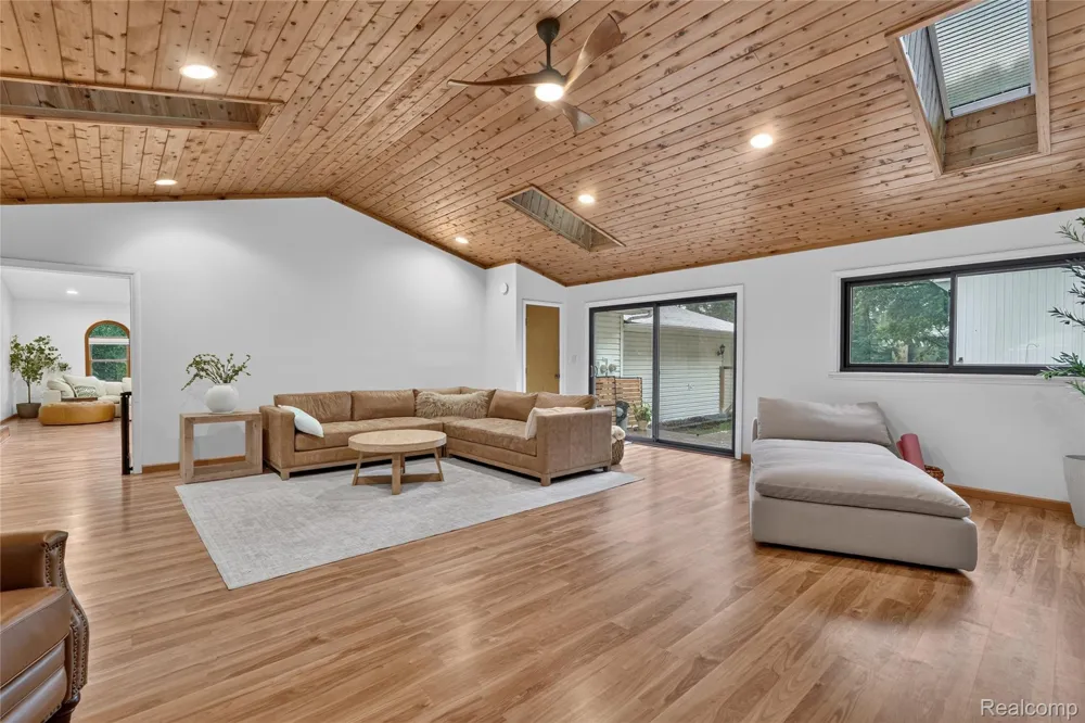 8655 Joey Drive Putnam Township, MI 48169