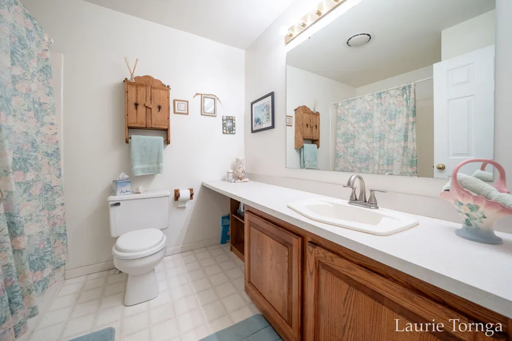 2670 Grand River Drive NE Ada Township, MI 49525
