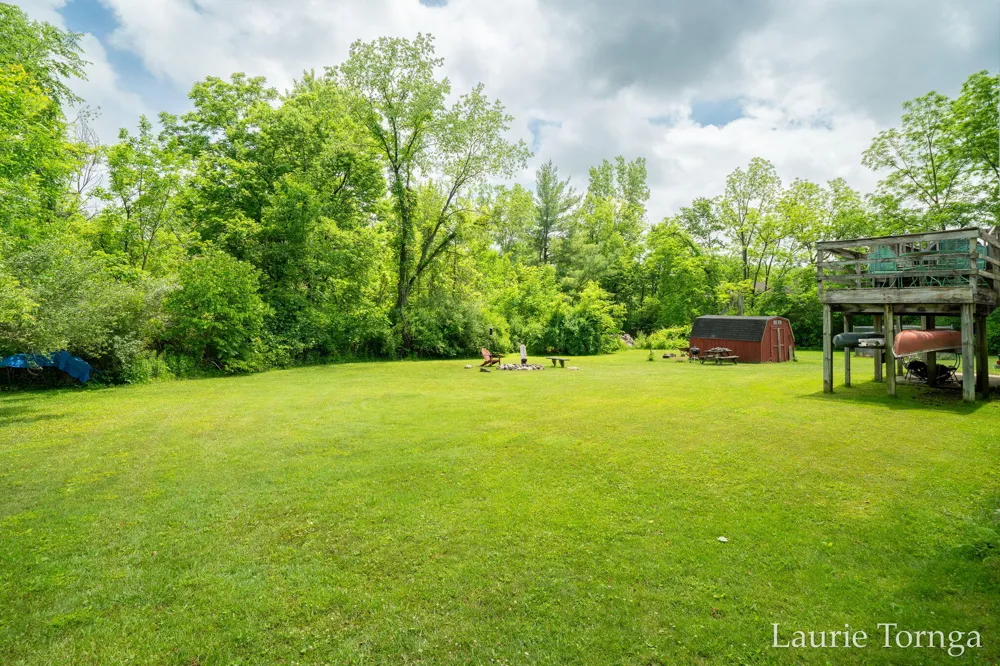 2670 Grand River Drive NE Ada Township, MI 49525