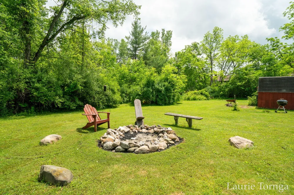 2670 Grand River Drive NE Ada Township, MI 49525