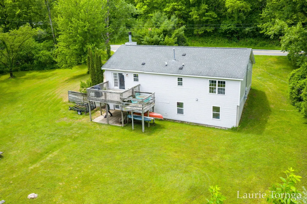 2670 Grand River Drive NE Ada Township, MI 49525