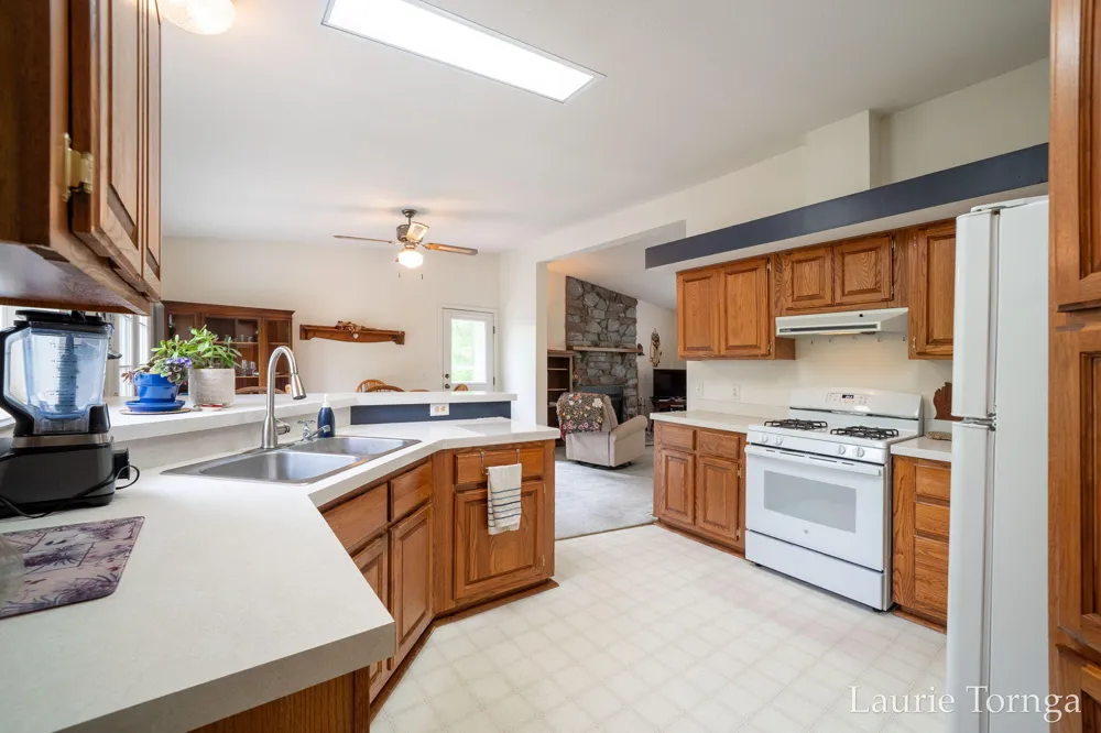 2670 Grand River Drive NE Ada Township, MI 49525