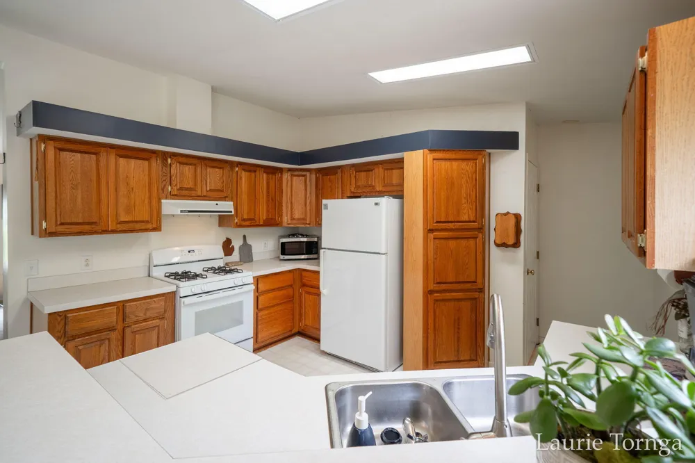 2670 Grand River Drive NE Ada Township, MI 49525