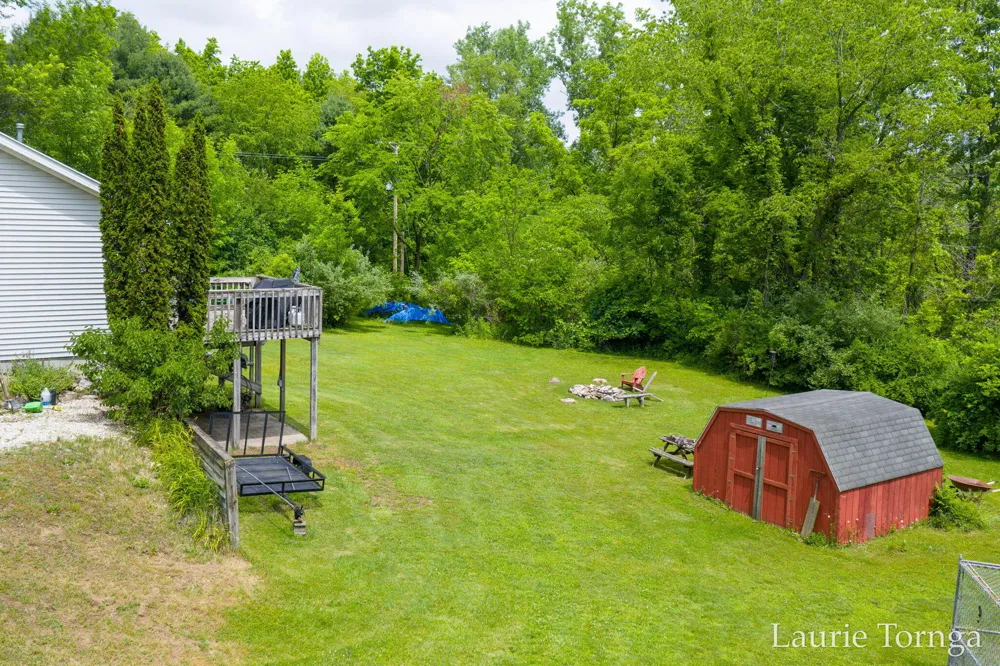2670 Grand River Drive NE Ada Township, MI 49525