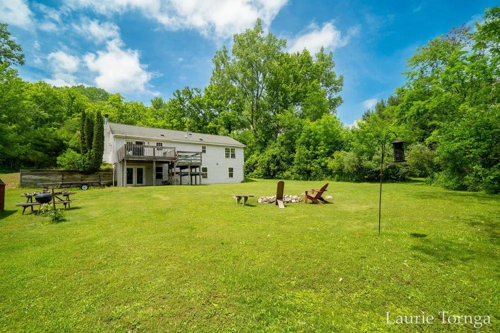 2670 Grand River Drive NE Ada Township, MI 49525