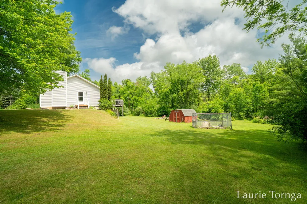 2670 Grand River Drive NE Ada Township, MI 49525