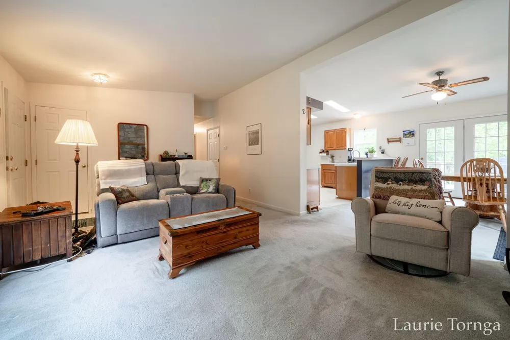 2670 Grand River Drive NE Ada Township, MI 49525