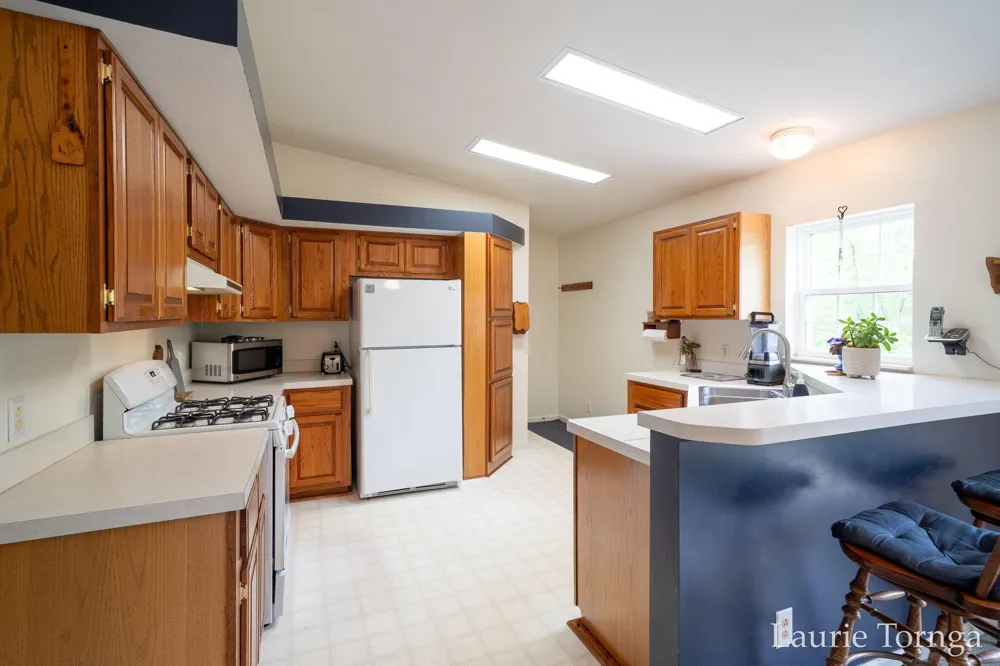 2670 Grand River Drive NE Ada Township, MI 49525