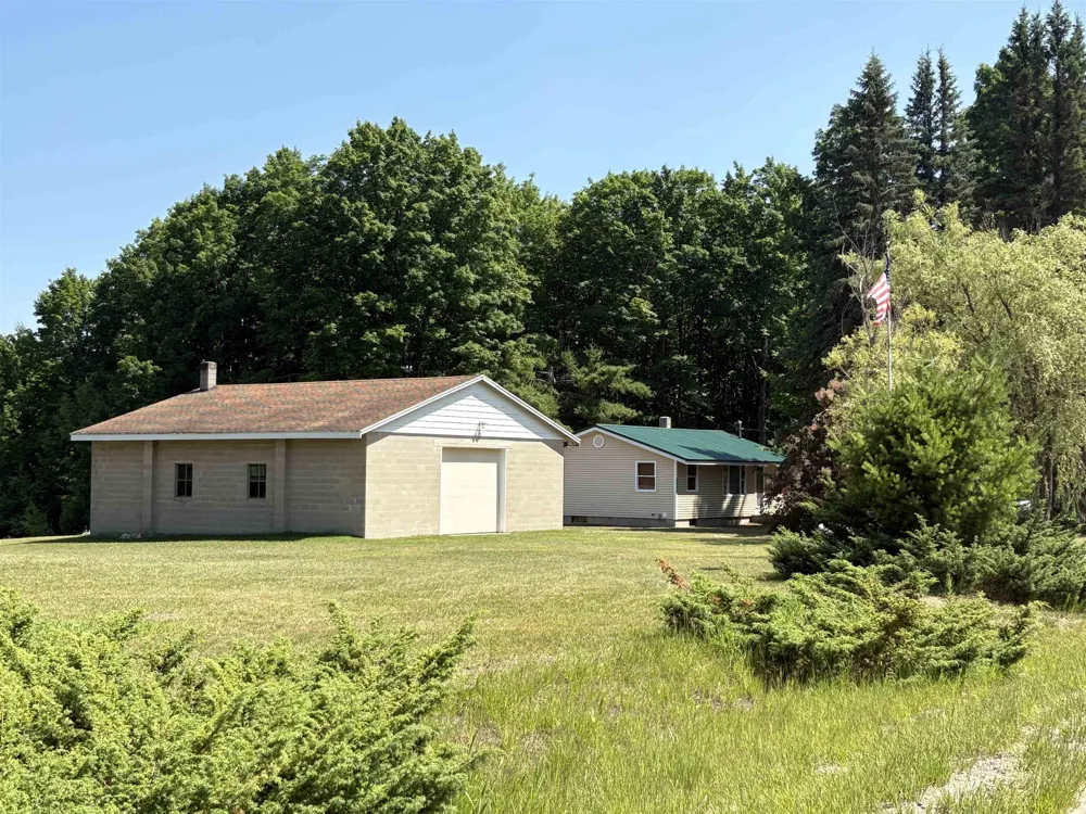 8655 SE Campbell Road Garfield Township, MI 49633