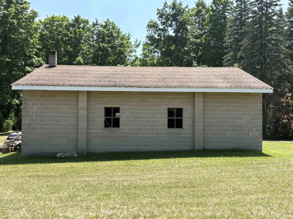 8655 SE Campbell Road Garfield Township, MI 49633