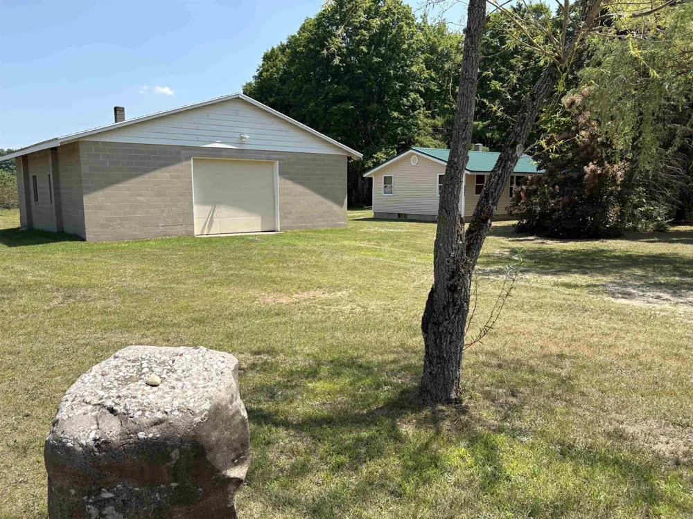 8655 SE Campbell Road Garfield Township, MI 49633