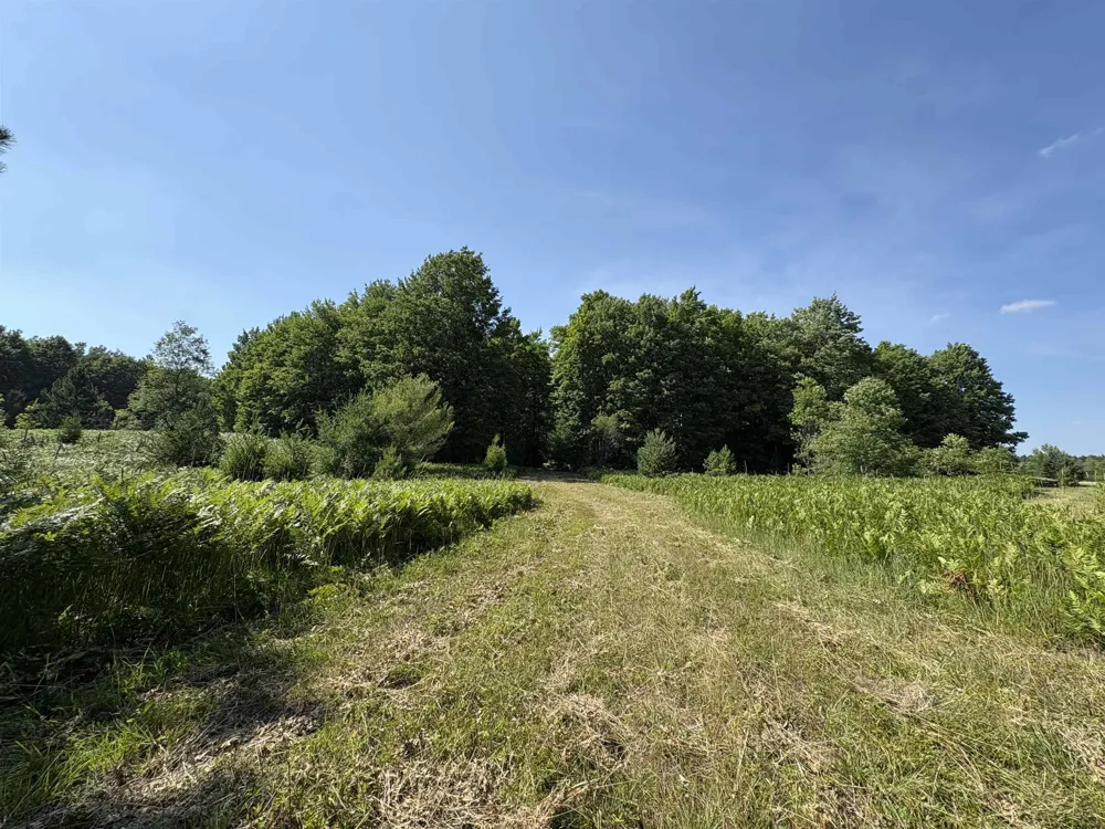 8655 SE Campbell Road Garfield Township, MI 49633