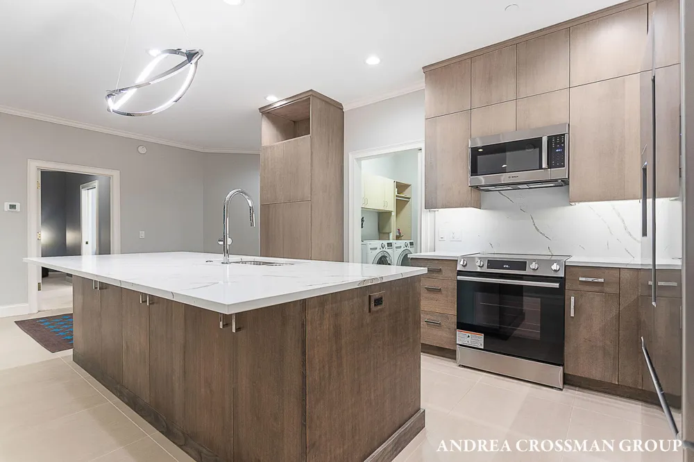 141 Central Avenue #120 Holland City, MI 49423