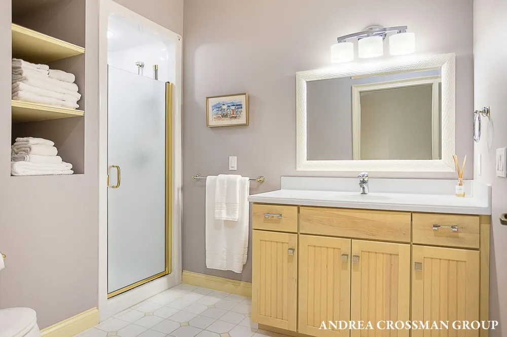 141 Central Avenue #120 Holland City, MI 49423