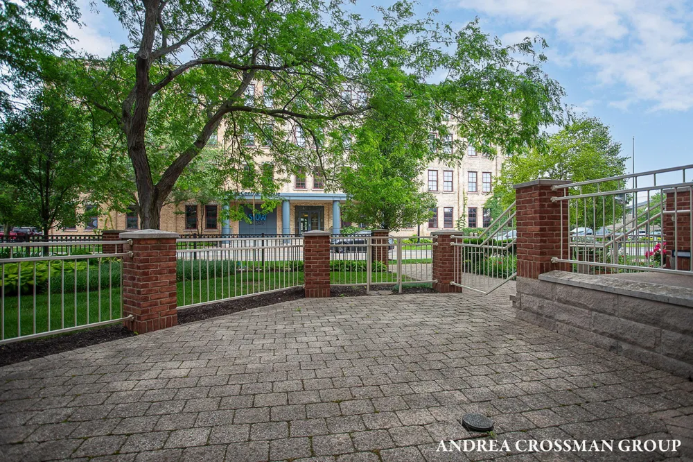 141 Central Avenue #120 Holland City, MI 49423