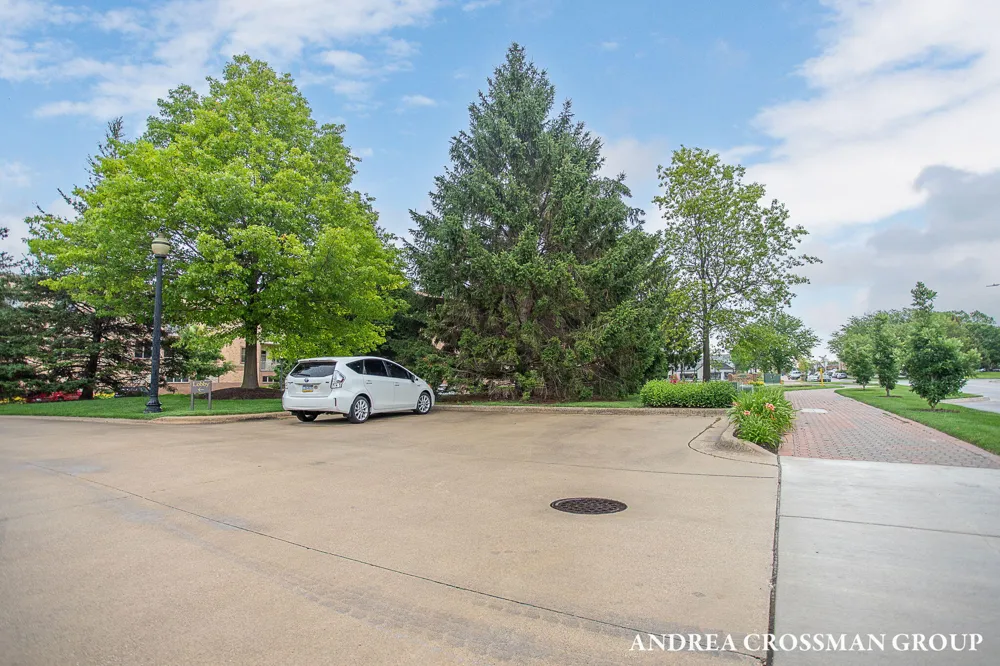141 Central Avenue #120 Holland City, MI 49423