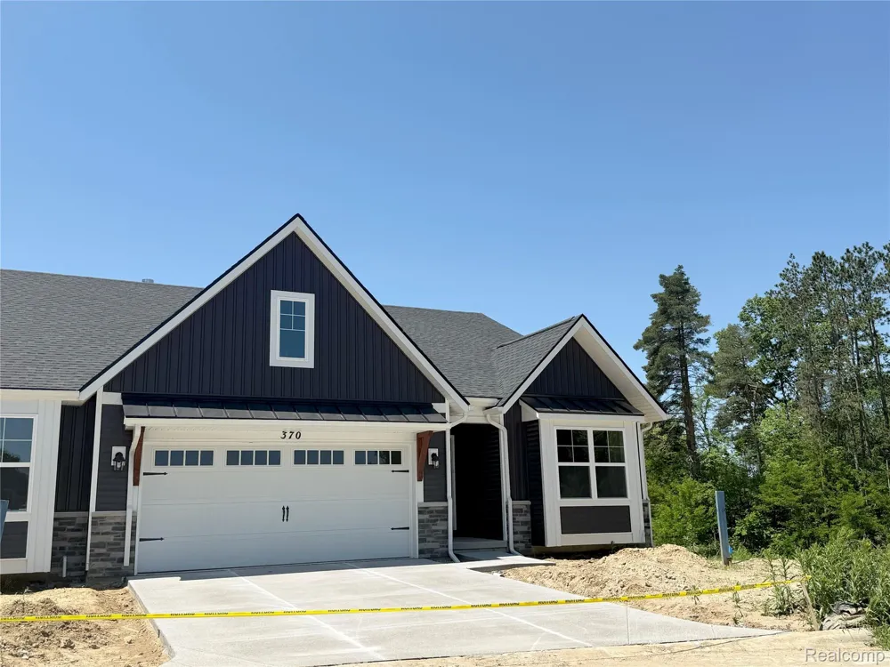 370 Canyon Creek Court #19 Marion Township, MI 48843