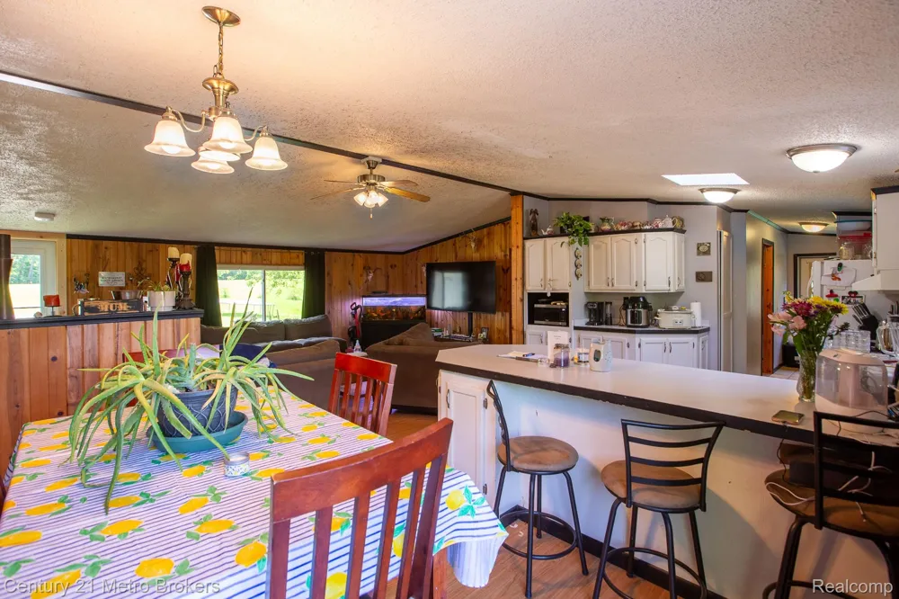 6100 Otis Lake Road Hope Township, MI 49046
