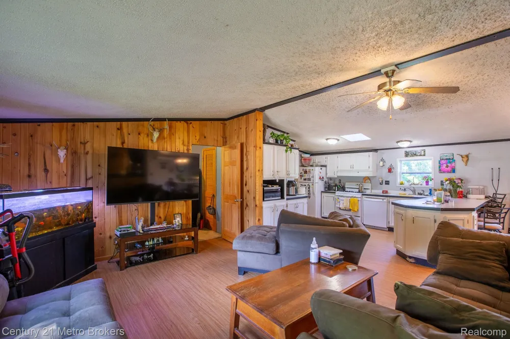 6100 Otis Lake Road Hope Township, MI 49046