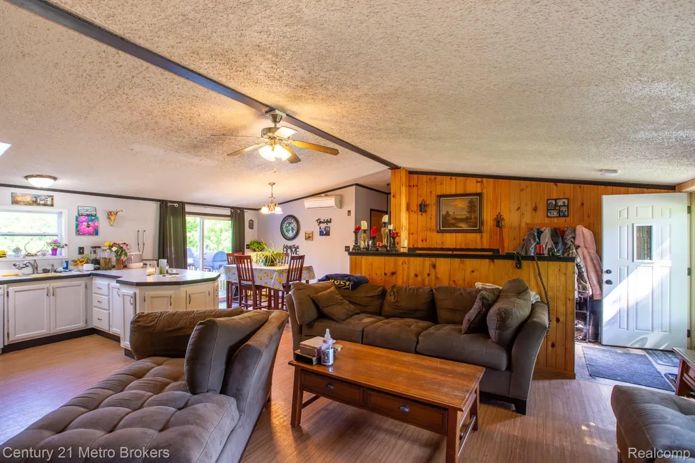 6100 Otis Lake Road Hope Township, MI 49046