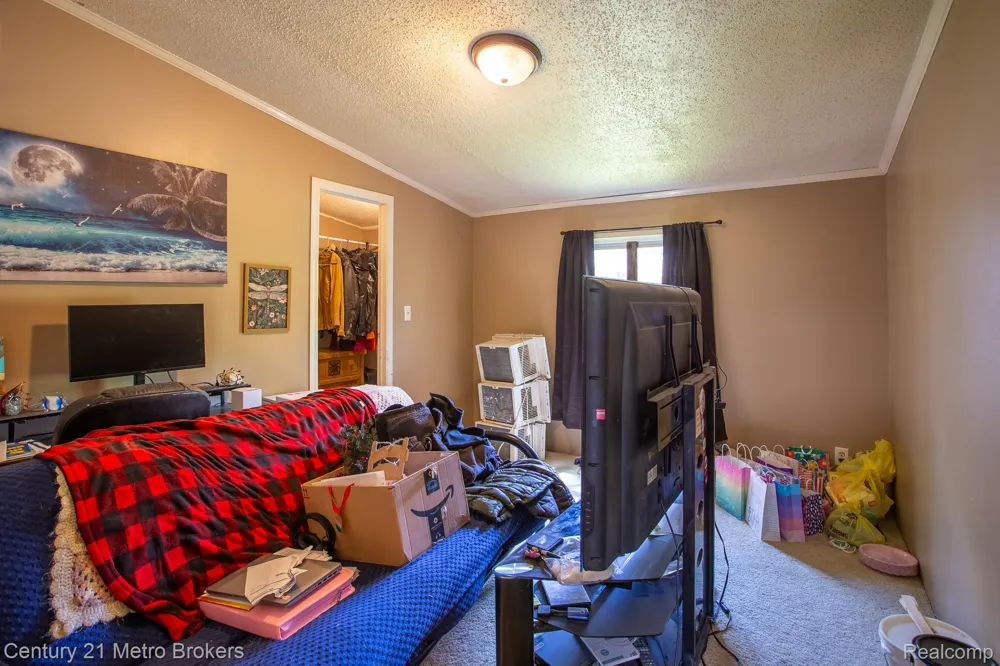 6100 Otis Lake Road Hope Township, MI 49046