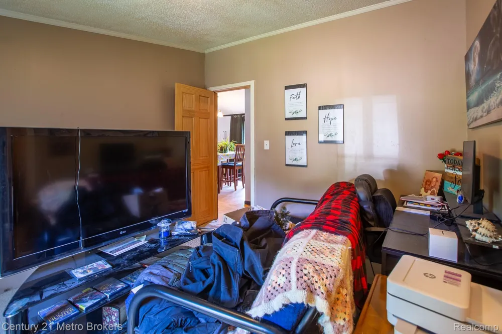 6100 Otis Lake Road Hope Township, MI 49046