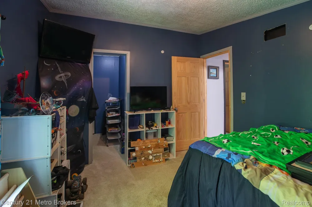6100 Otis Lake Road Hope Township, MI 49046
