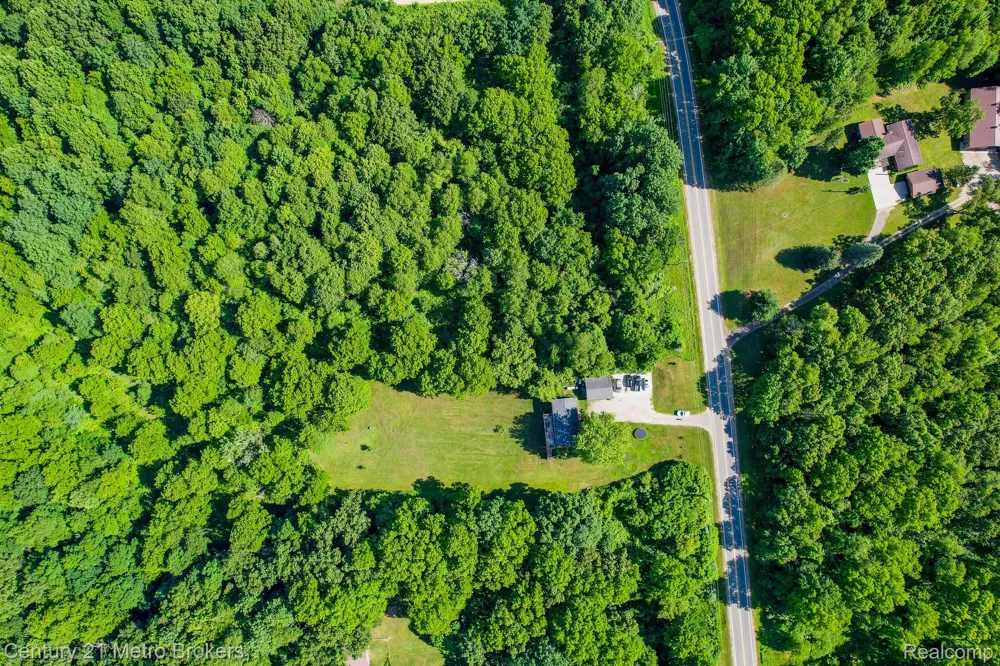 6100 Otis Lake Road Hope Township, MI 49046