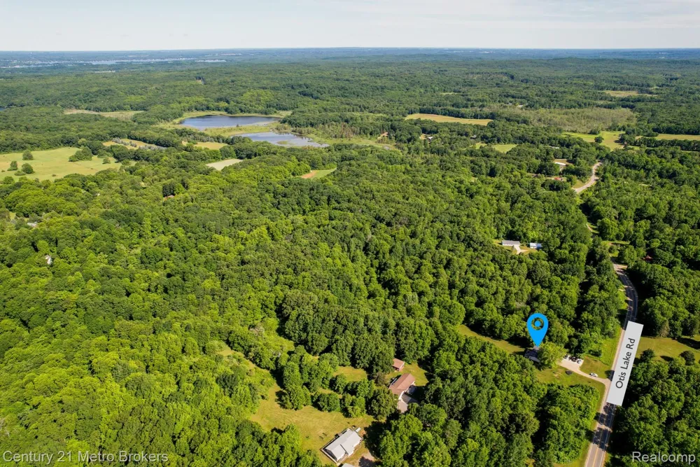 6100 Otis Lake Road Hope Township, MI 49046