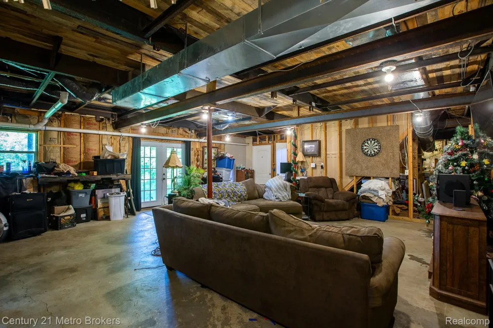 6100 Otis Lake Road Hope Township, MI 49046