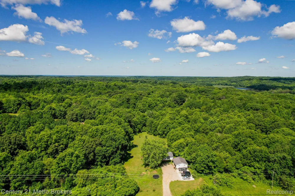 6100 Otis Lake Road Hope Township, MI 49046