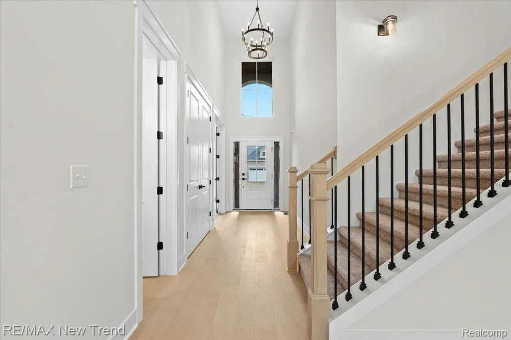7829 Trailside Court West Bloomfield Charter Township, MI 48323