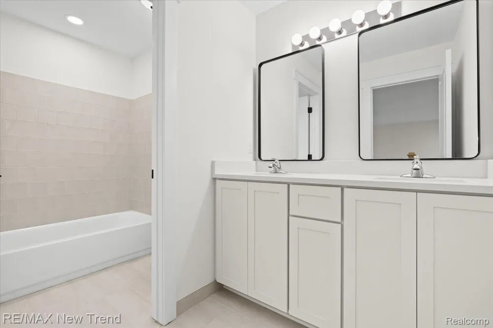 7829 Trailside Court West Bloomfield Charter Township, MI 48323