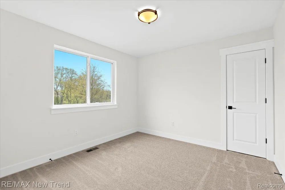 7829 Trailside Court West Bloomfield Charter Township, MI 48323