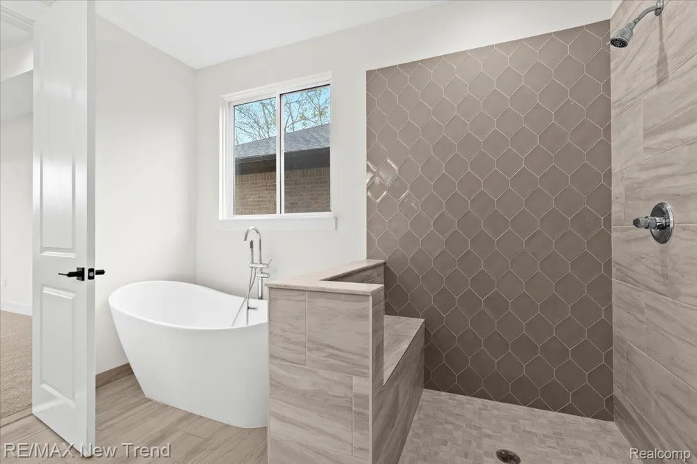 7829 Trailside Court West Bloomfield Charter Township, MI 48323