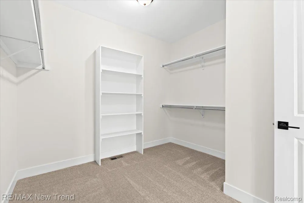 7829 Trailside Court West Bloomfield Charter Township, MI 48323