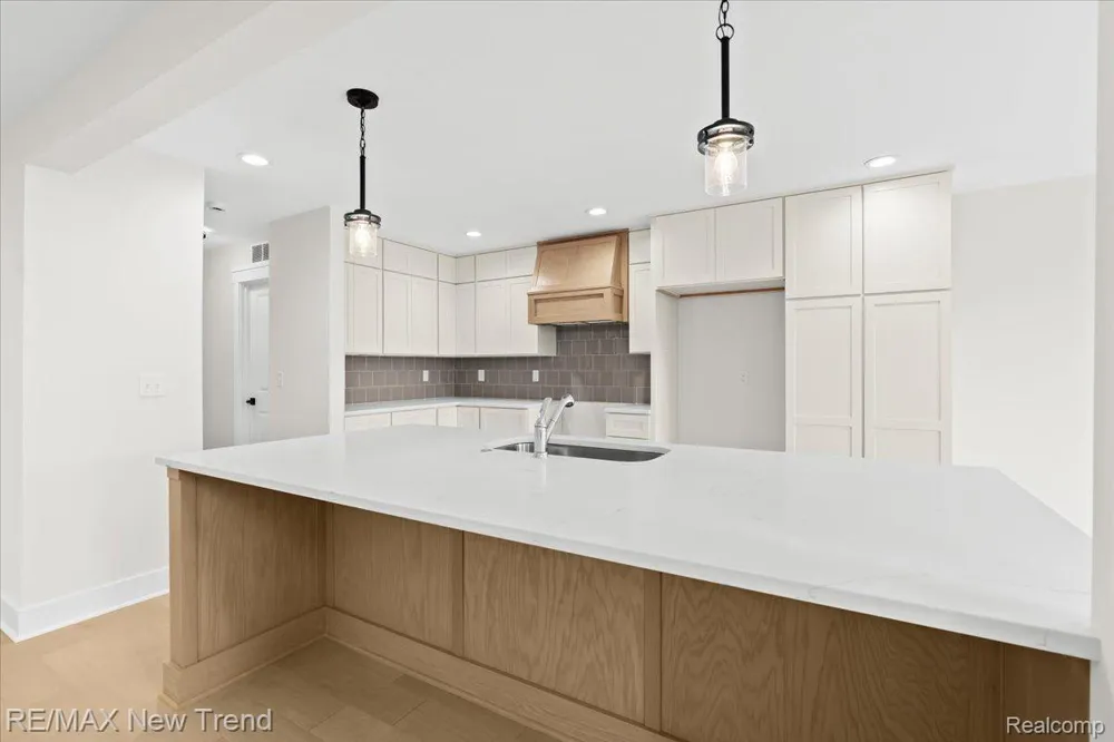 7829 Trailside Court West Bloomfield Charter Township, MI 48323