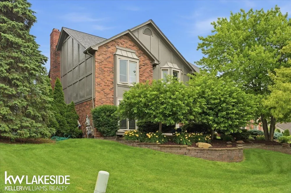 7277 Wellington Place Washington Township, MI 48094